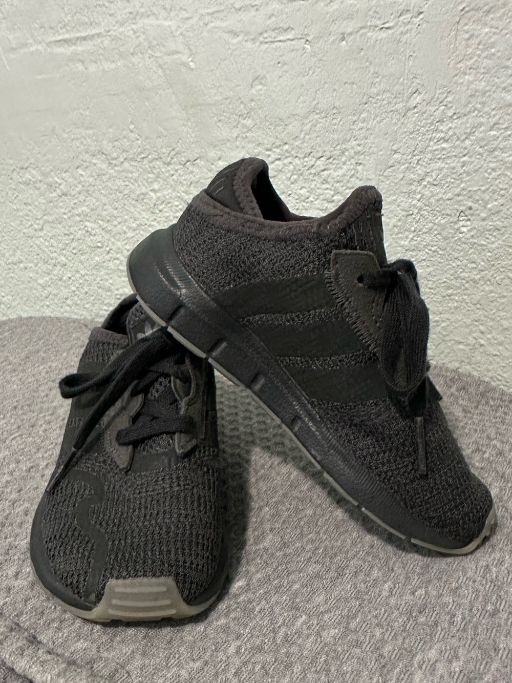 Toddler adidas Gray Knit Lace-Up Sneakers Size 8.5